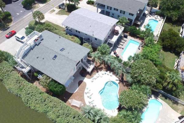 Pawleys Island private pool rentals
